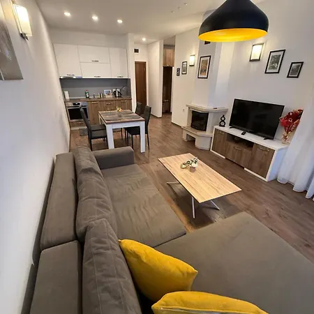 From Sunrise To Sunset At Oak Apartman